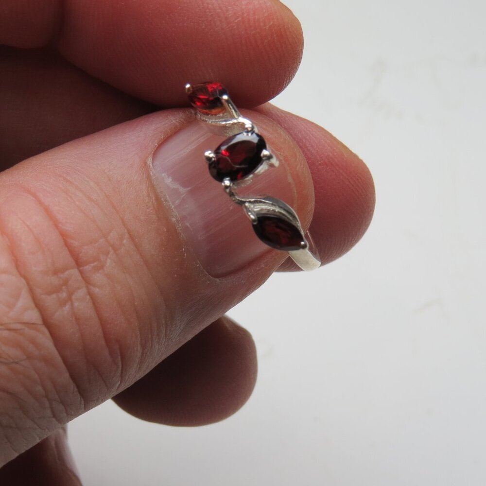 *925 Sterling Silver Genuine Garnet Ring